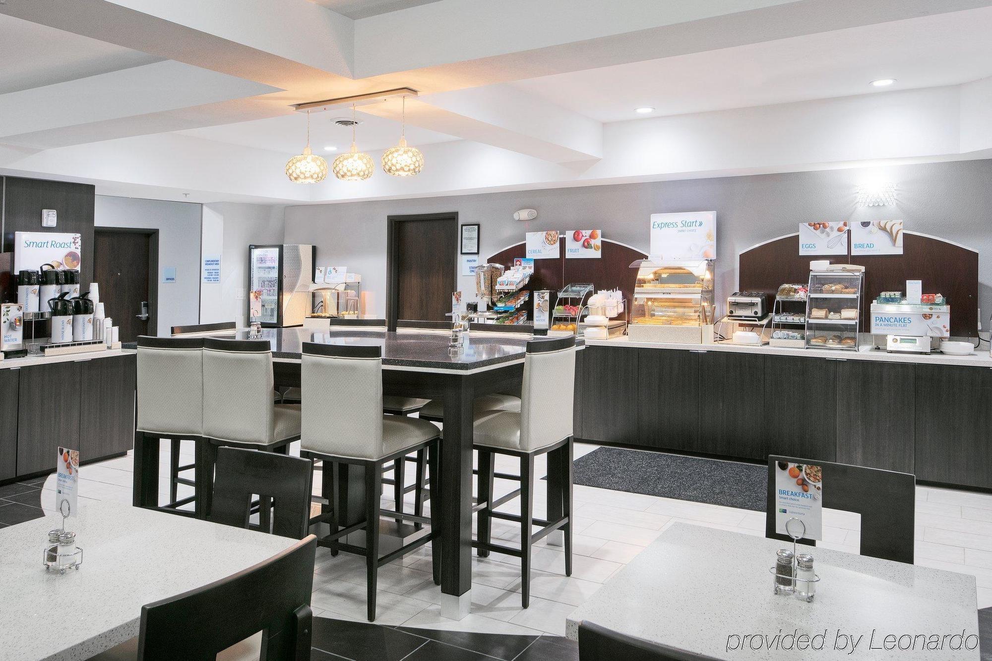 Holiday Inn Express And Suites Houston North - Iah Area By Ihg Zewnętrze zdjęcie