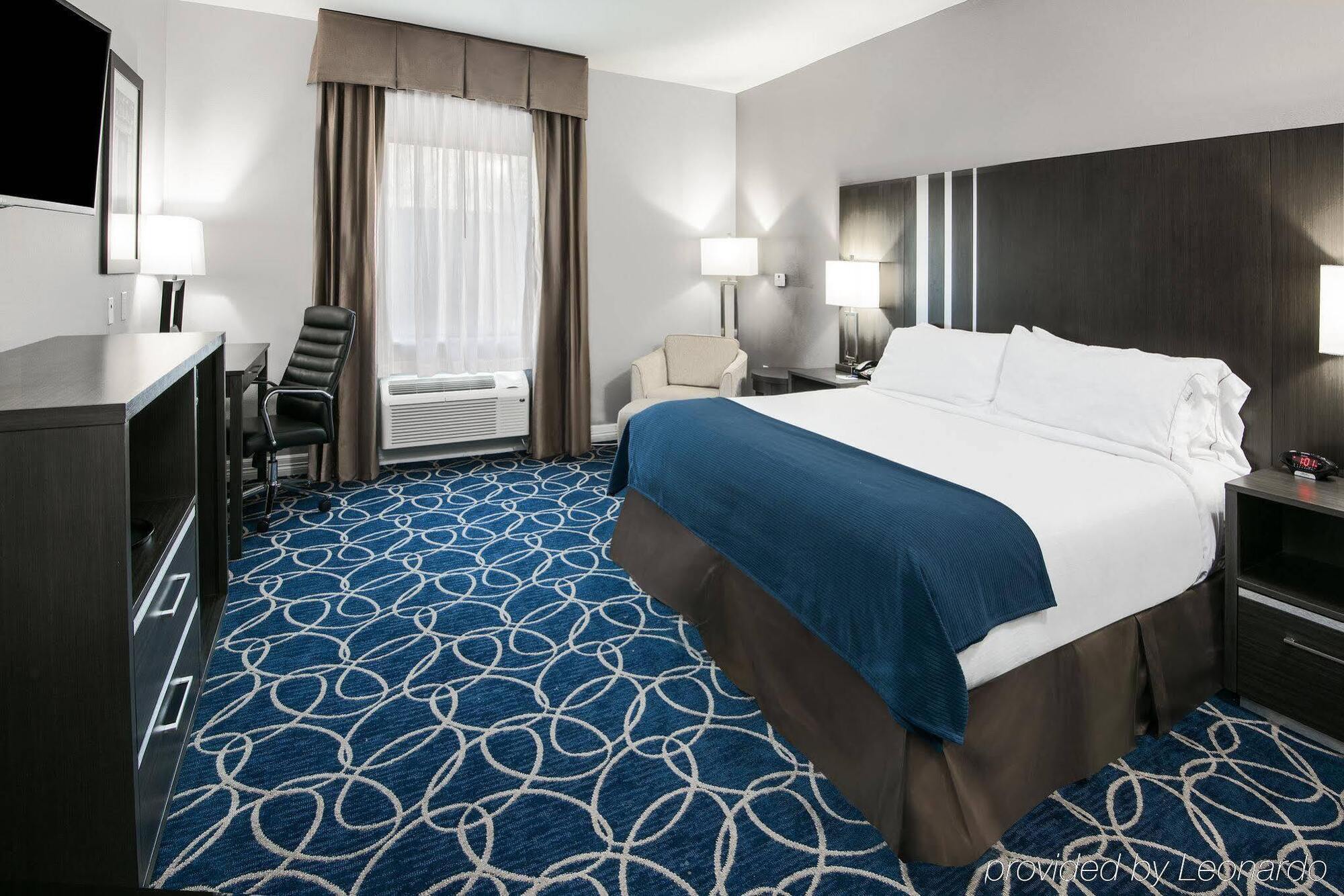 Holiday Inn Express And Suites Houston North - Iah Area By Ihg Zewnętrze zdjęcie